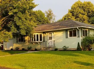 8 Holland Ln, Castleton, NY 12033