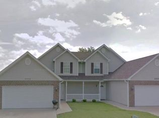 2210 Shamrock Dr, Columbia, MO 65202
