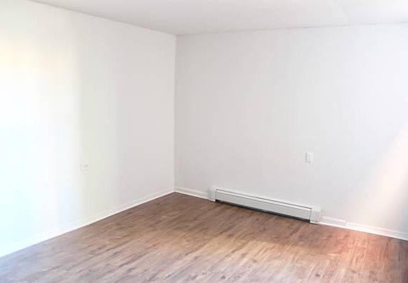 2nd image of 5005 Woodland Ave #1
