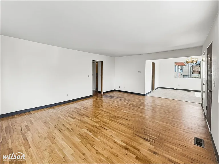 904 S 48th Ave — Photo 15
