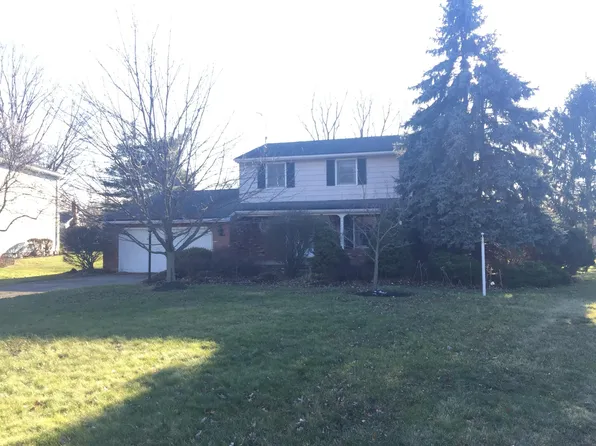 18271 Fox Hollow Dr, Strongsville, OH 44136