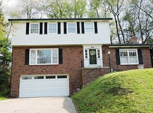 219 Falconhurst Dr N, Pittsburgh, PA 15238