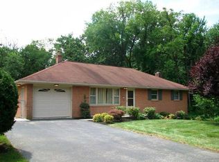 236 New Haven Dr, Lititz, PA 17543