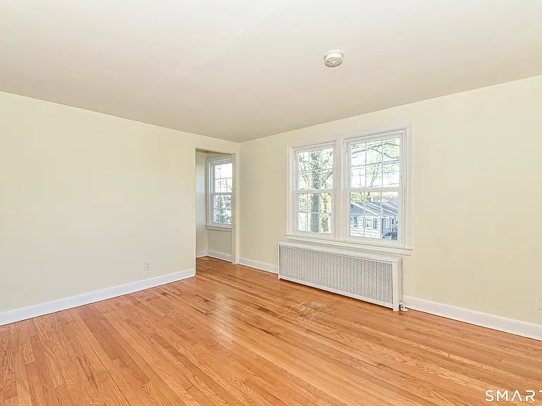 146 Warsaw St — Photo 4