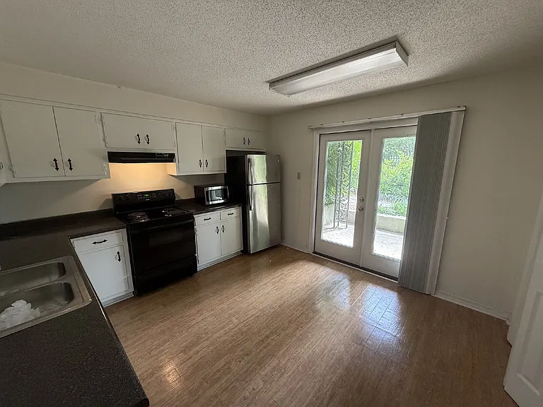 4009 Old Shell Rd #C17 — Photo 5