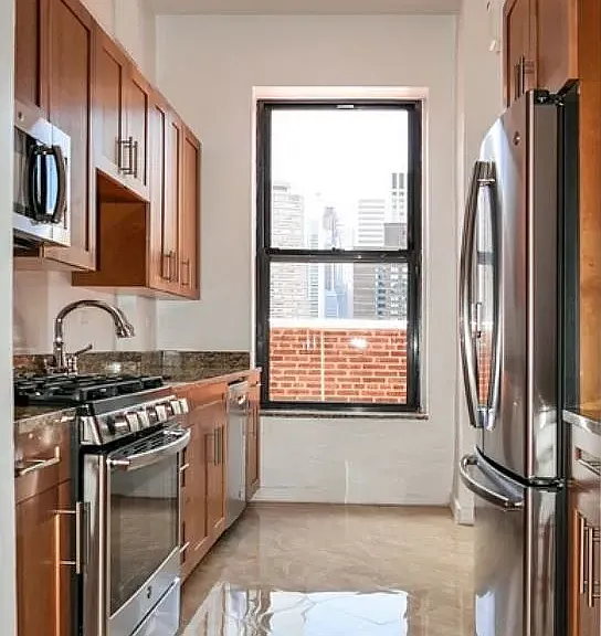 405 E 54th St #PHAF — Photo 4
