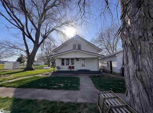 205 4th St, Gray, IA 50110