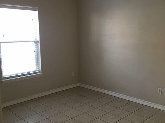 3rd image of 13974 Fortuna Bay Dr APT A