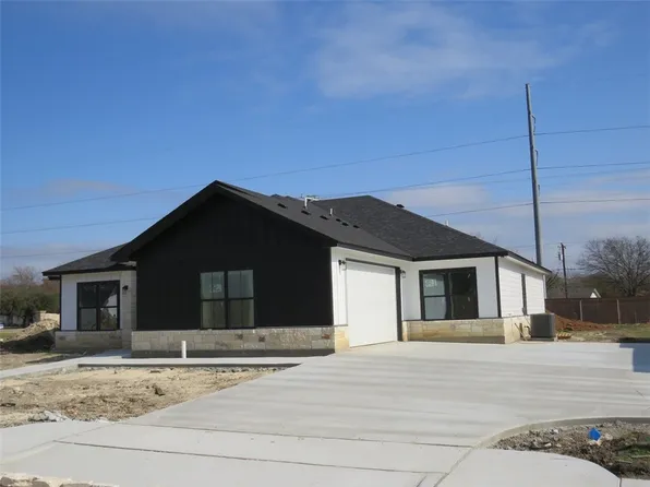 904 Gallant Fox Rd, Hewitt, TX 76643