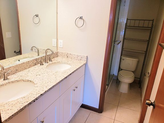 3rd image of 617 Mariner Way