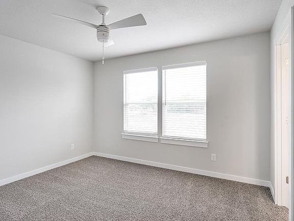 5th image of 520 Powell Dr #1502