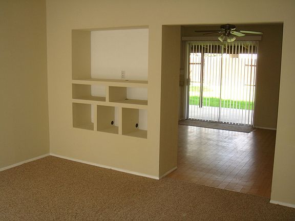 Family Room - Built Ins 