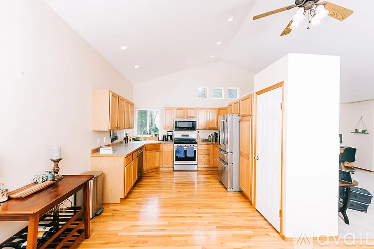 1171 Newton St — Photo 12