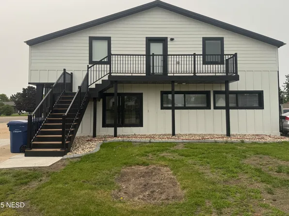 802 W Kemp Ave, Watertown, SD 57201