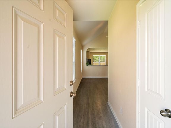 3rd image of 17650 Holroyd Rd