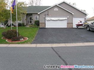 9009 Glacier Rd, Saint Bonifacius, MN 55375