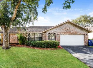 5000 NW 64th Dr, Pompano Beach, FL 33067