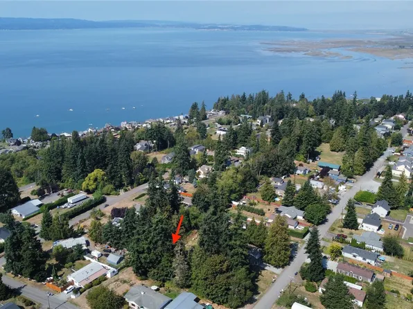 1 94th Drive NW, Stanwood, WA 98292