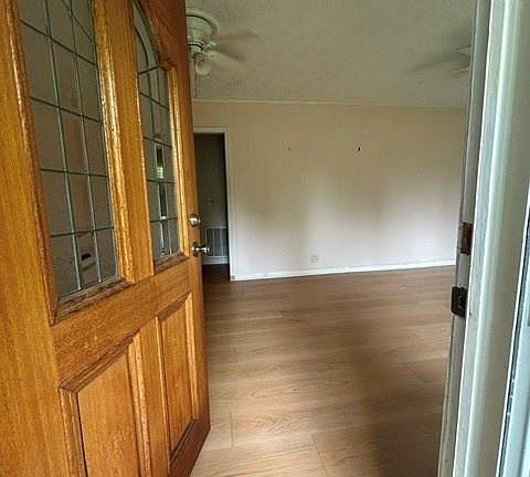 3rd image of 113 Burton Dr