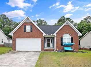 421 Bramblegate Rd, Hope Mills, NC 28348