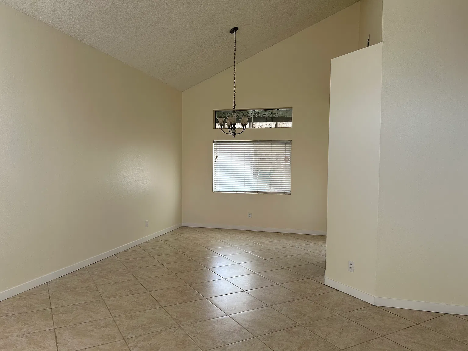 4 bed, 1890 sqft, $3,000 — Photo 2