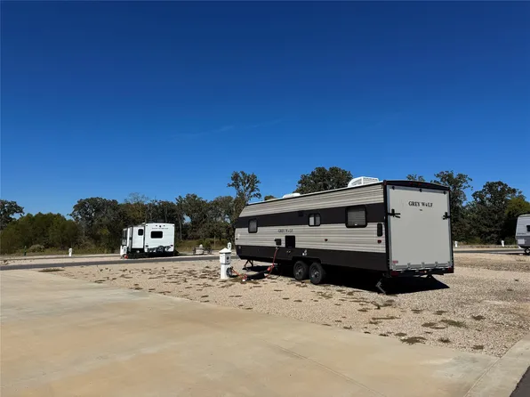 50 County Road 3227 #63, Mount Pleasant, TX 75455