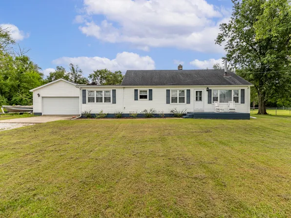 409 W Division St, Demotte, IN 46310