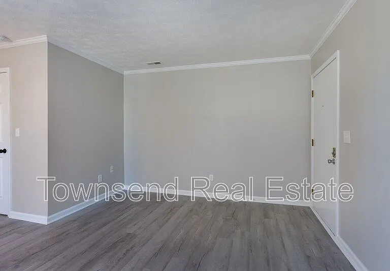5845F Century Oaks Dr — Photo 2