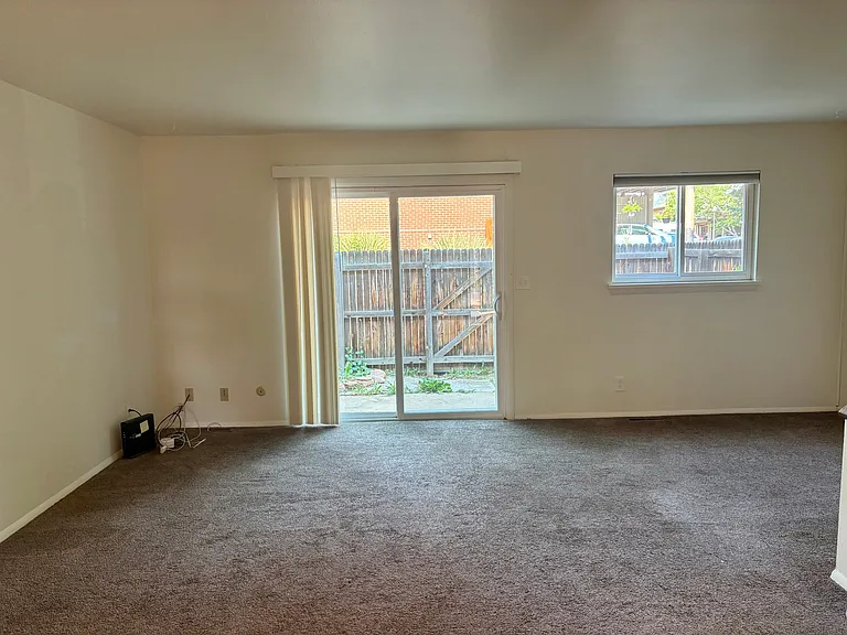 1405 Bradley Dr — Photo 6