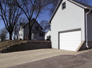 823 2nd Ave SW, Sleepy Eye, MN 56085