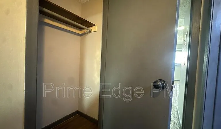 1121 N 28th St #12 — Photo 12