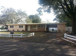 511 Hibiscus Dr, Temple Terrace, FL 33617