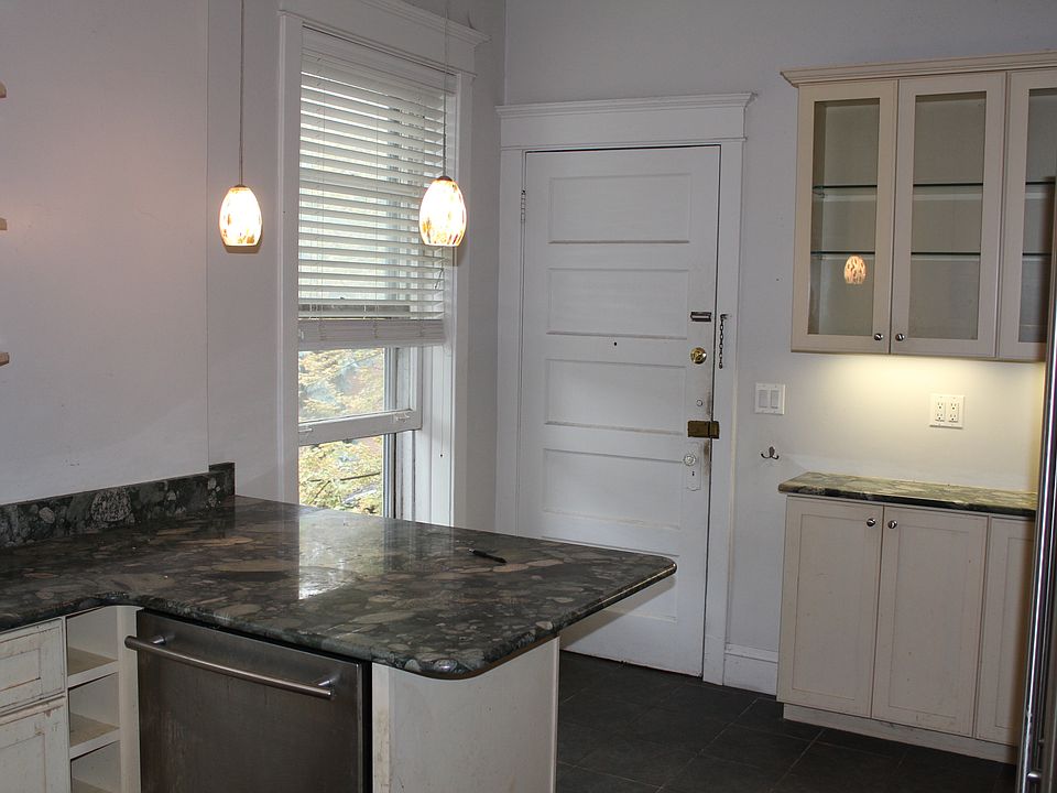 1st image of 904 W Schubert Ave #2E
