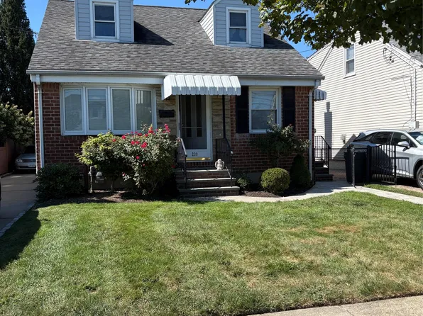 239 McKinley Parkway, Mineola, NY 11501