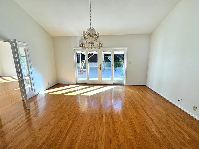 246 Grandridge Ct — Photo 6