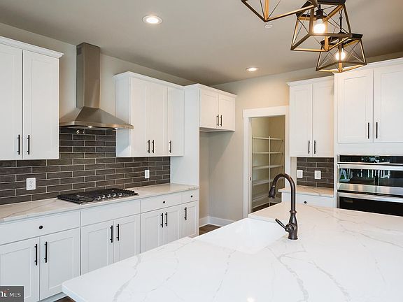 3rd image of 1459 Rockridge