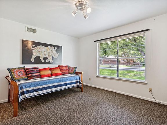 3rd image of 3315 Mapleleaf Ln