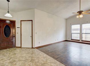 1909 Foxfire Rd, Edmond, OK 73003