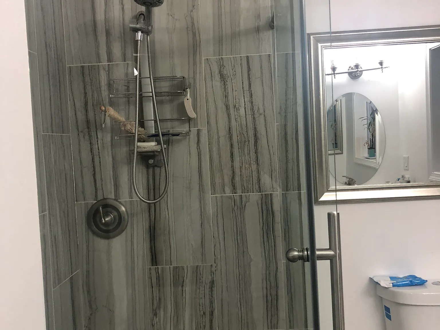 4 bed, 3.5 bath, 4232 sqft, $4,450 — Photo 4