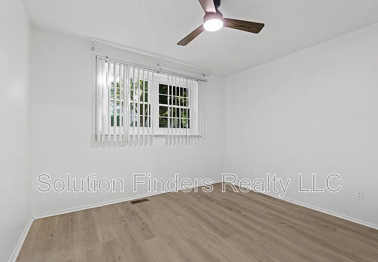 211 Crocker Dr #1 — Photo 15