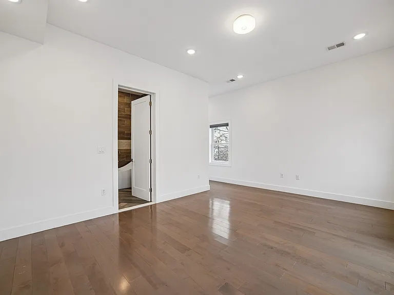 46 Carlton Ave #B — Photo 20