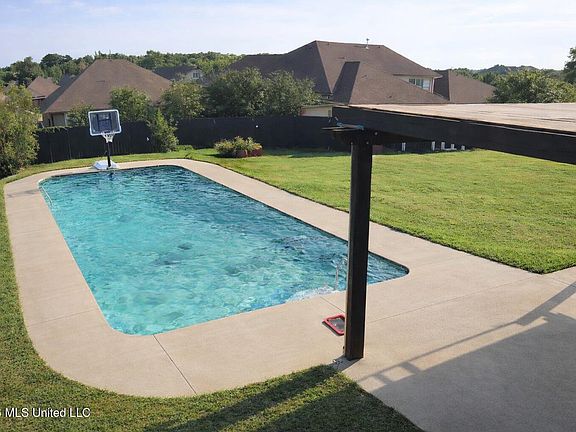 2nd image of 2919 S Cherry Dr