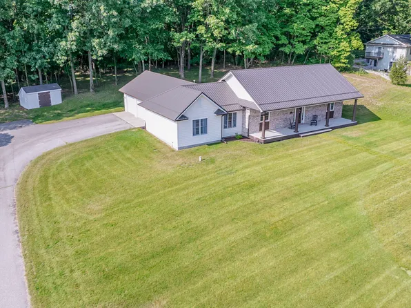 5412 Blackberry Ln, Coloma, MI 49038