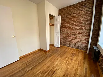 Rented by Best Apartments North Inc