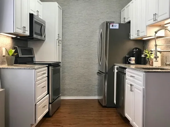 140 Chestnut St APT 206, Springfield, MA 01103