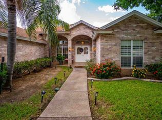 348 New Castle Dr, Laredo, TX 78045