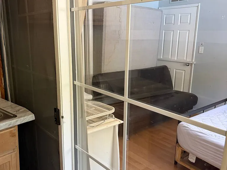 4625 Louise Ave #6 — Photo 14