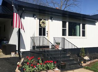 1095 E Lakeshore Dr, Burnside, KY 42519