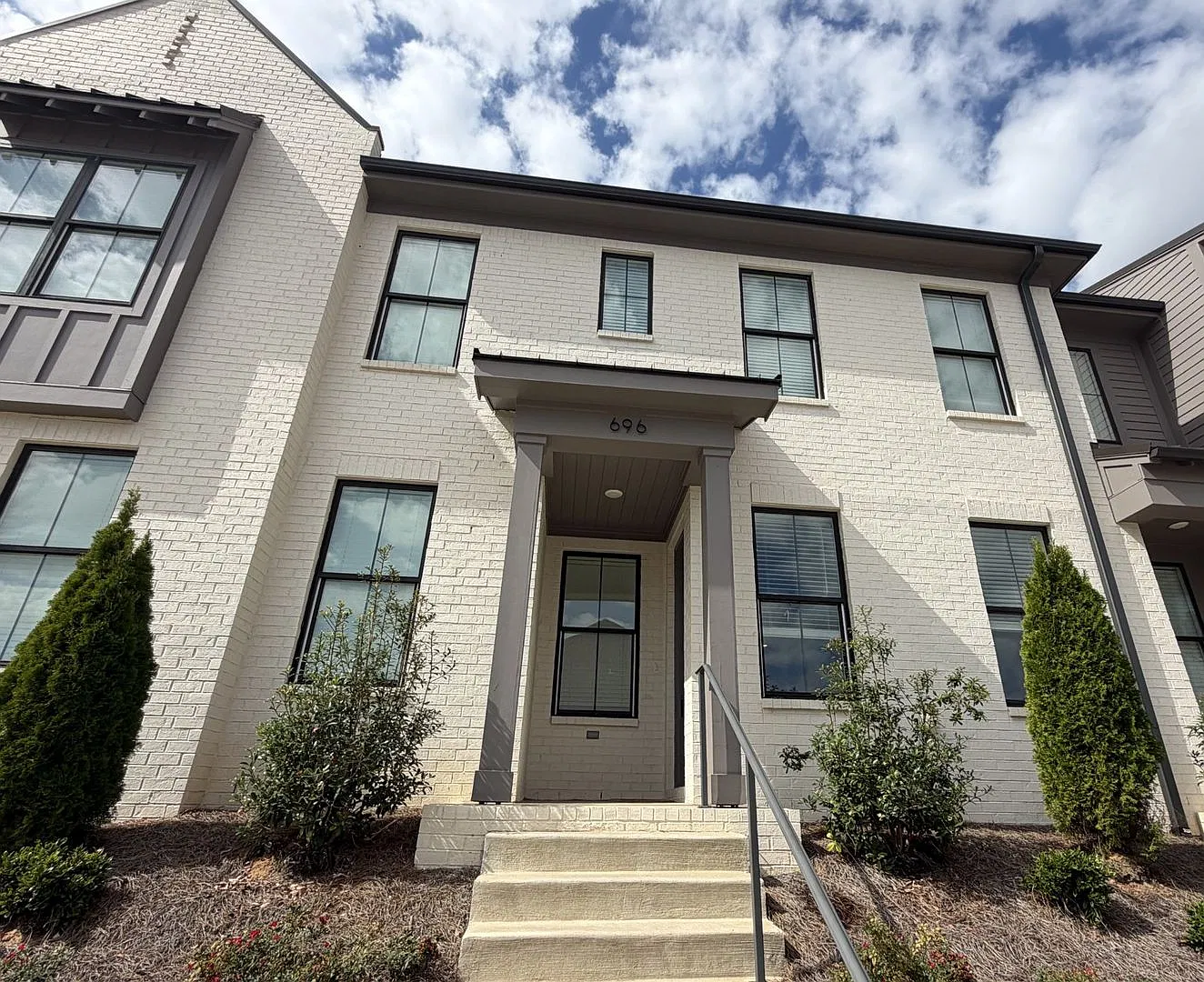 3bd/3.5ba - End Unit @ The Reserve — Photo 1