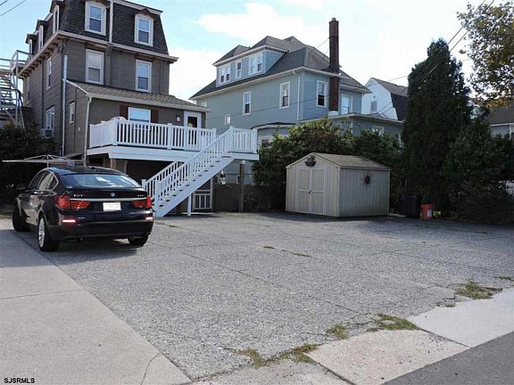 4th image of 608 Wesley Ave